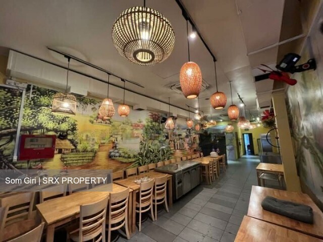 Busy Jalan Besar fnb | fitted up kitchen | Cheap rental   (D8), Retail #582483691